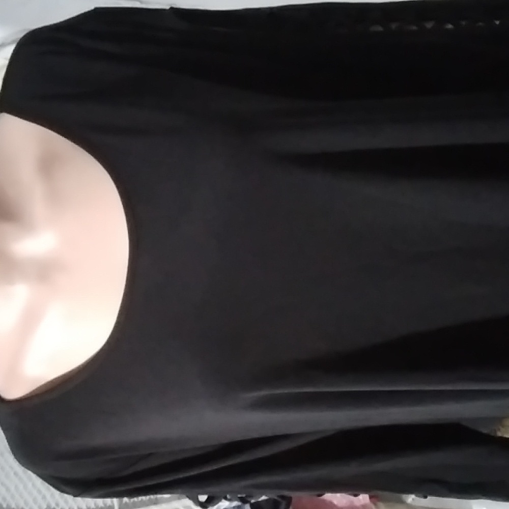 Woman's shir